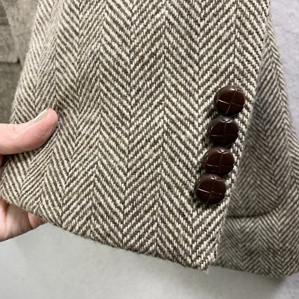 VTG Mens Herringbone Tweed Sport Coat Sz 44R Wood Buttons Ivy League Preppy